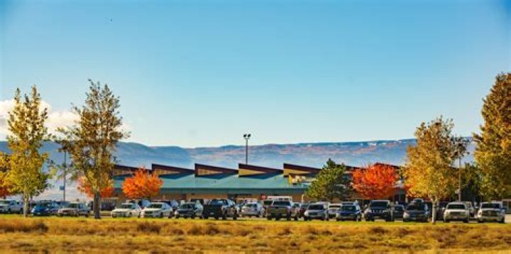 What airlines fly into Wenatchee Washington?