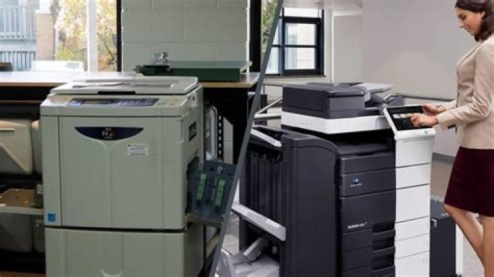 What are the main difference between a photocopier and a risograph?