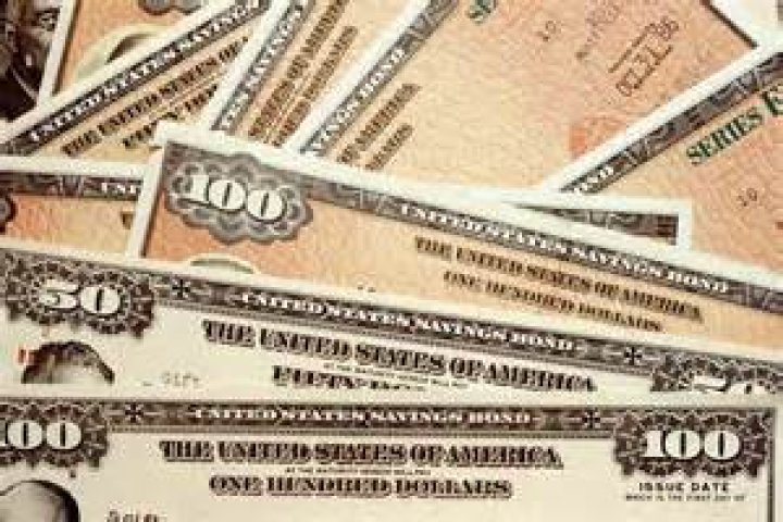 What are two advantages of the United States savings bonds?