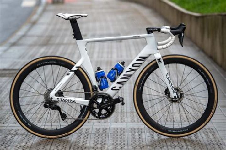 What bicycles are used in the Tour de France?