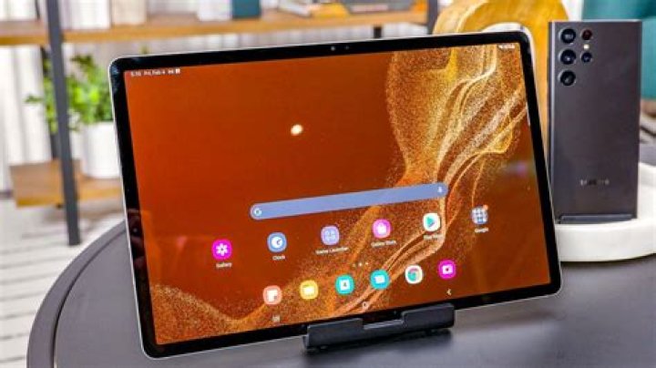 What camera does s8 have?
