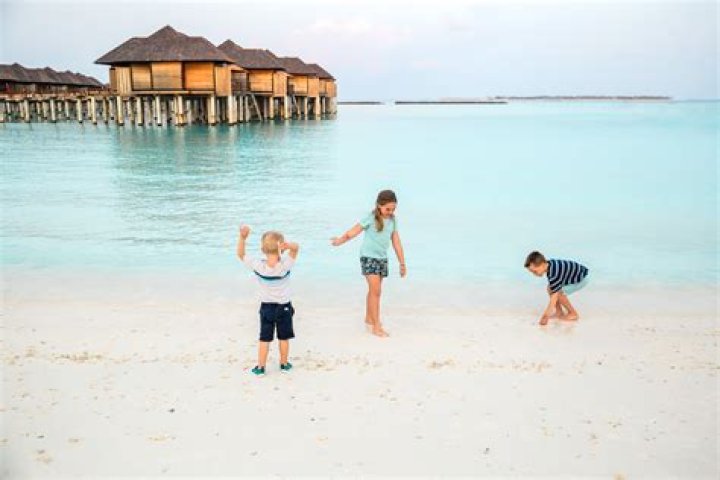 What can families do in Maldives?