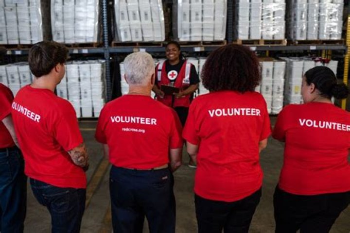 What can volunteers do to benefit immigrants?