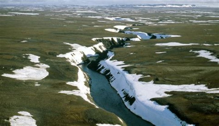 What challenges does Russia have due to climate?