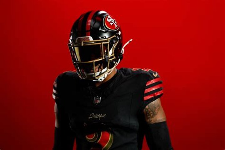 What colors do the San Francisco 49ers wear?
