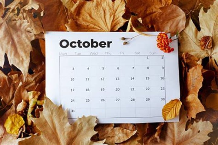 What day does October start on in 2019?