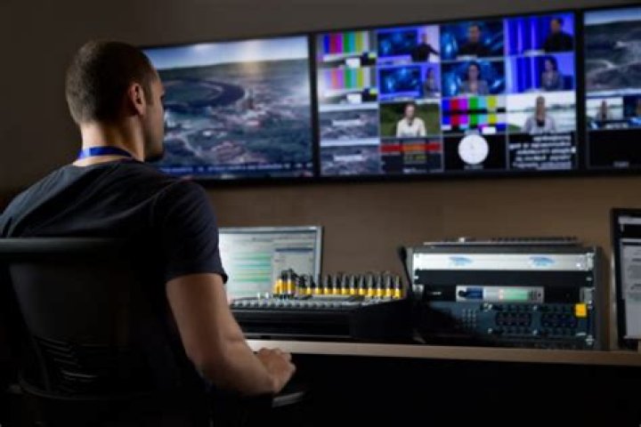 What degree does a broadcast engineer need?