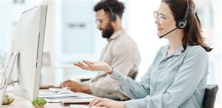 What does a IT support technician do?