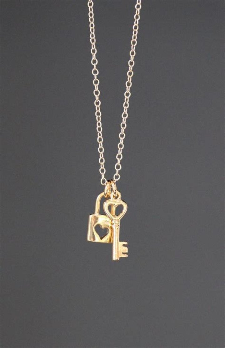 What does a lock and key necklace mean?