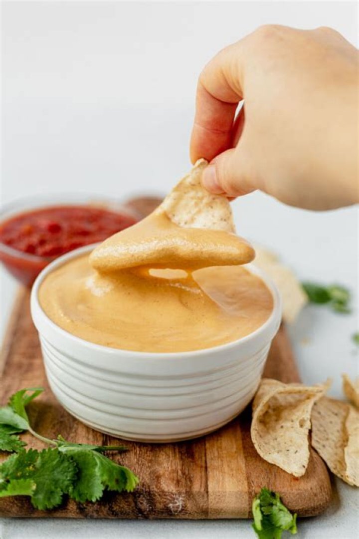 What does cashew queso taste like?