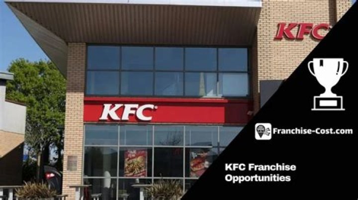 What does the initial franchise fee cover for KFC?