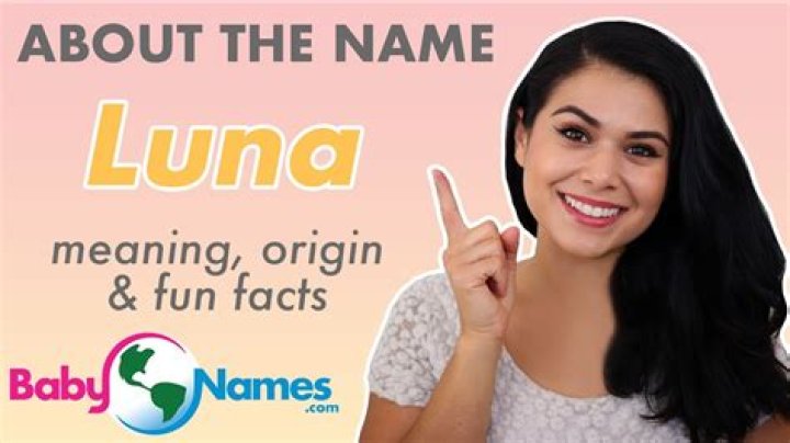 What does the name Luna mean for a girl?