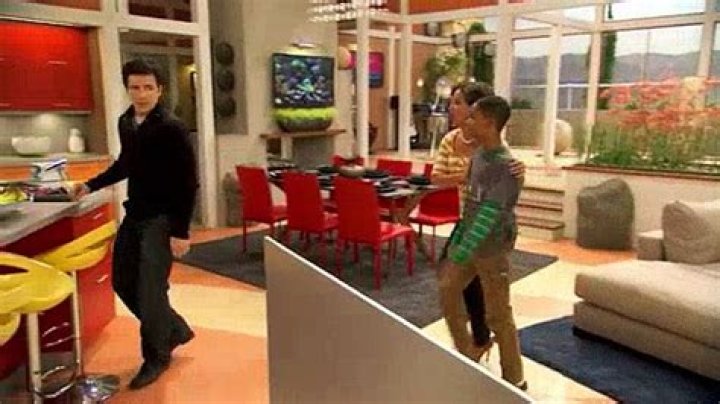 What episode of lab rats does Leo get bionics?