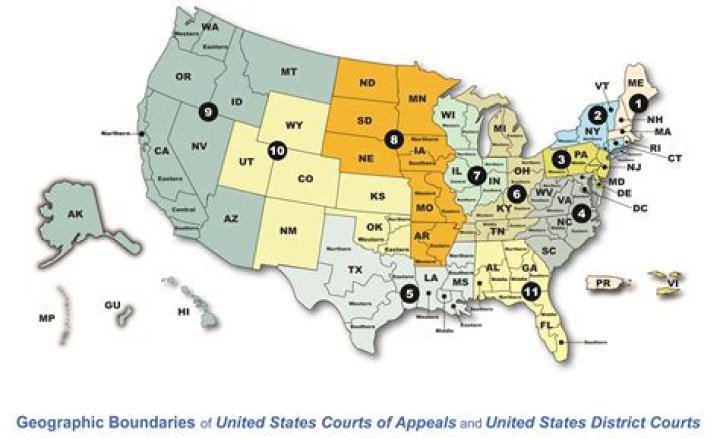 What federal court district is Arizona in?