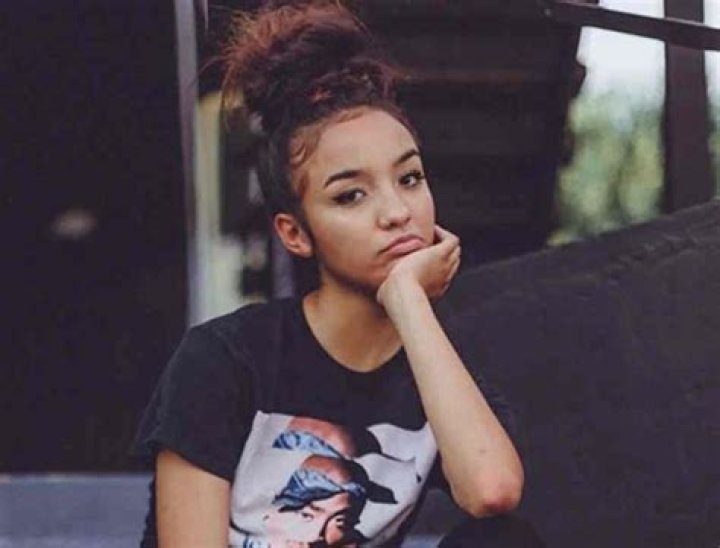 What female rapper died?