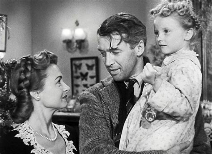 What happens at the end of It's a Wonderful Life?