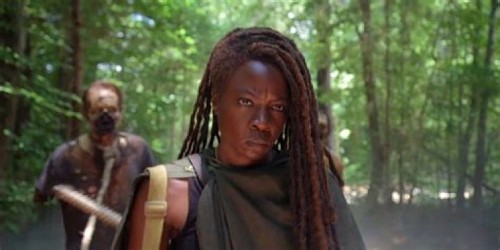 What happens in Season 10 Episode 13 of The Walking Dead?