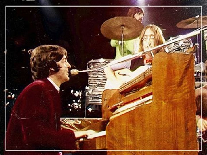 What instrument did paul McCartney primarily play as a member of the Beatles?