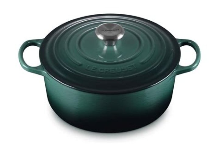 What is a Dutch oven look like?