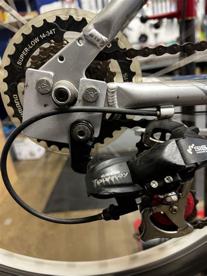 What is a front mech on a bike?