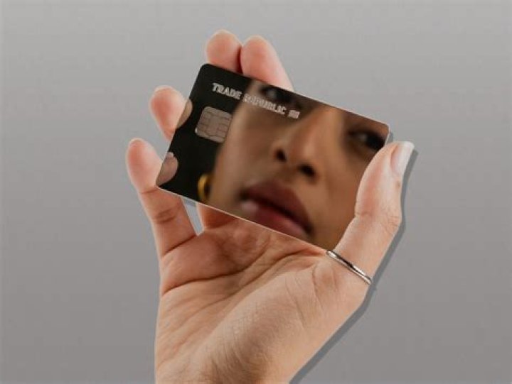 What is a mirror card?