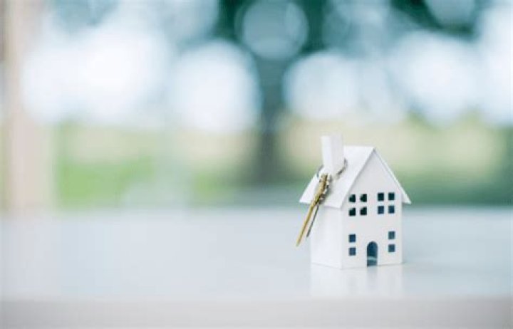 What is an alienation clause in a lease?
