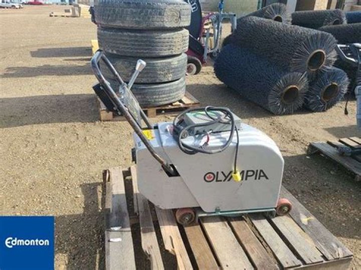 What is an ice edger?