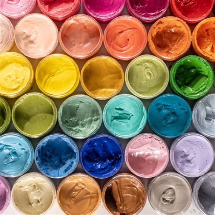 What is chalk couture paste?