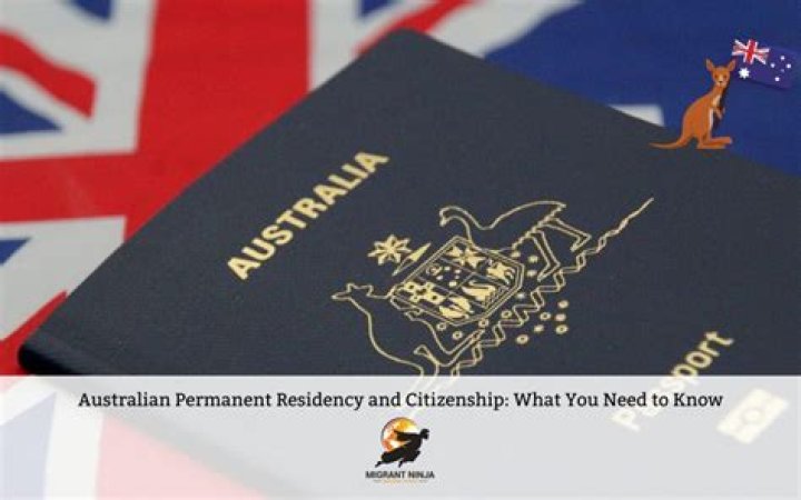 What is difference between PR and citizenship in Australia?