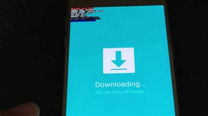 What is downloading do not turn off target s7?