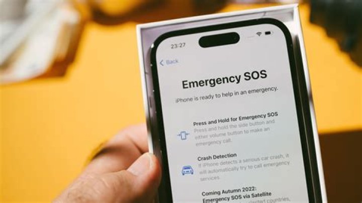 What is emergency SOS in Mi Phone?