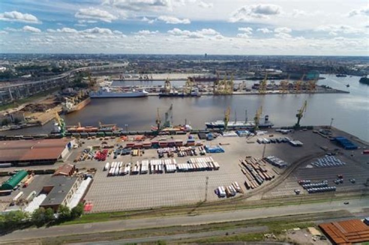 What is in Port St Petersburg?