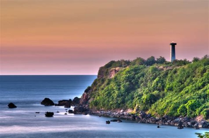 What is La Union famous for?