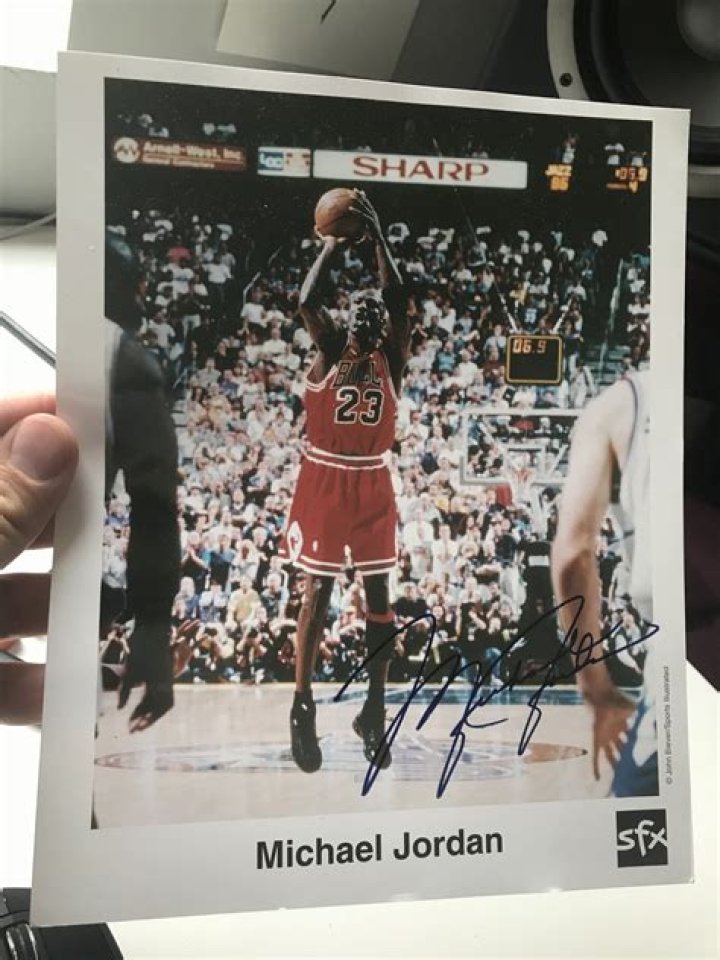 What is Michael Jordan's autograph worth?