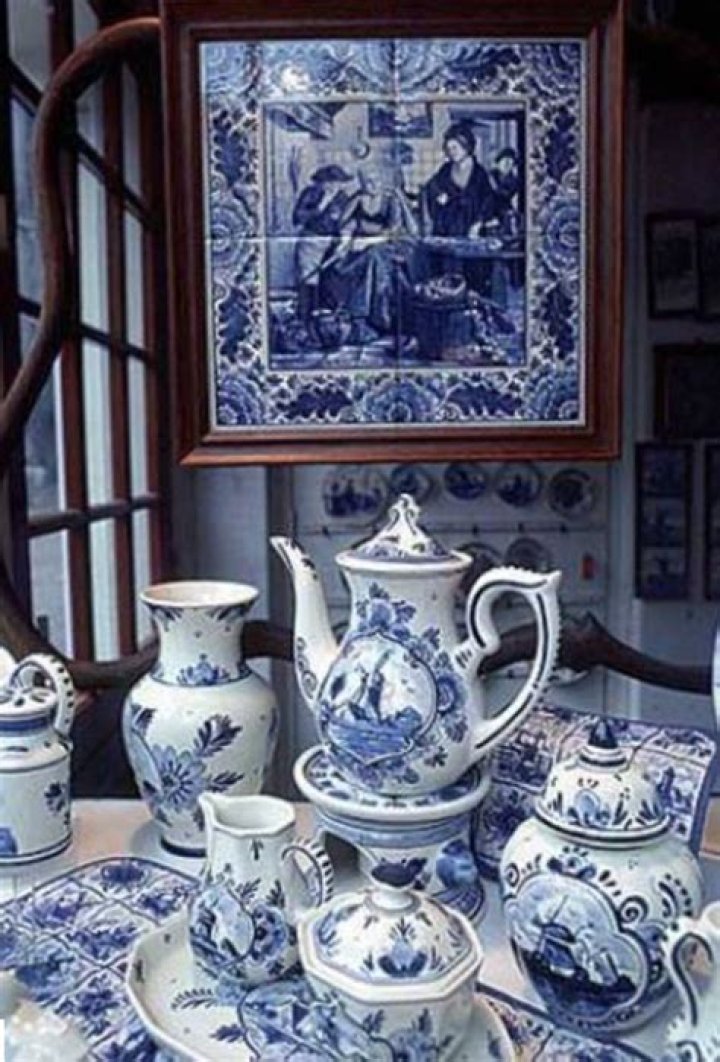 What is painted on the earliest known piece of Delftware?