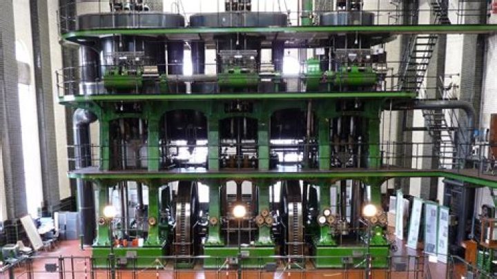 What is the biggest steam engine in the world?
