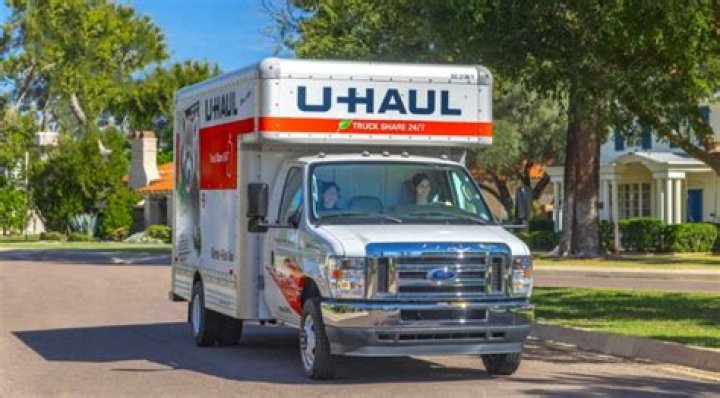 What is the cheapest place to rent a moving truck?