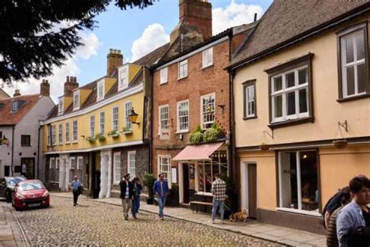 What is the closest city to Norwich?