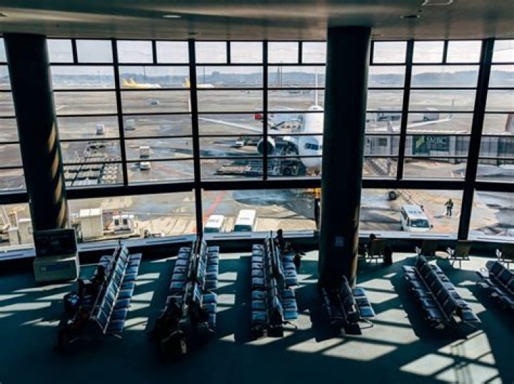 What is the closest major airport to Whitefish Montana?