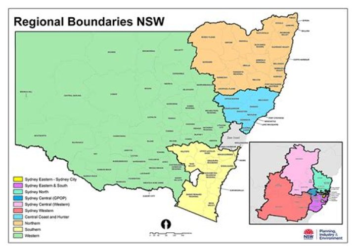 What is the closest regional town to Melbourne?