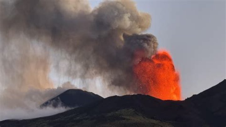 What is the date of the last eruption of Mount Etna?