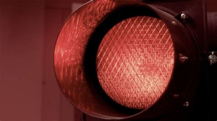 What is the fine for running a red light in Quebec?