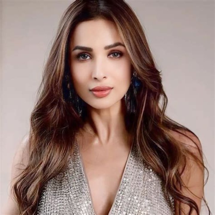 What is the height and weight of Malaika Arora?