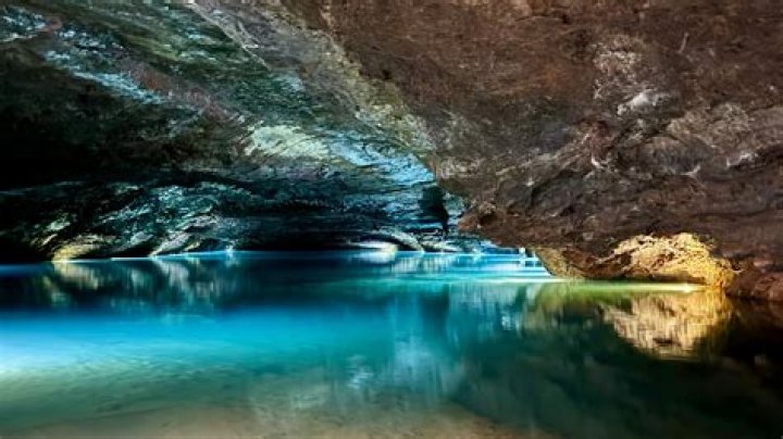 What is the largest underground lake?