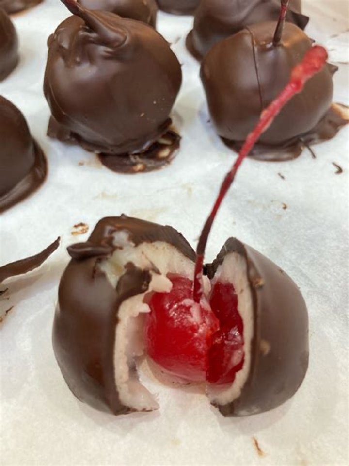 What is the liquid in Cella's chocolate covered cherries?