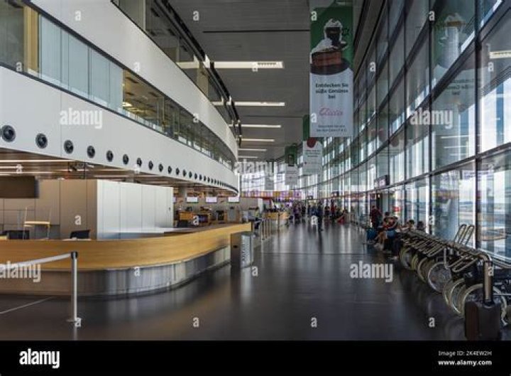 What is the main international airport in Austria?