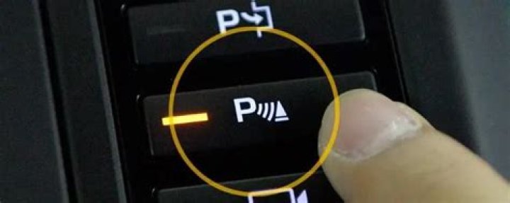 What is the P button on GMC Acadia?