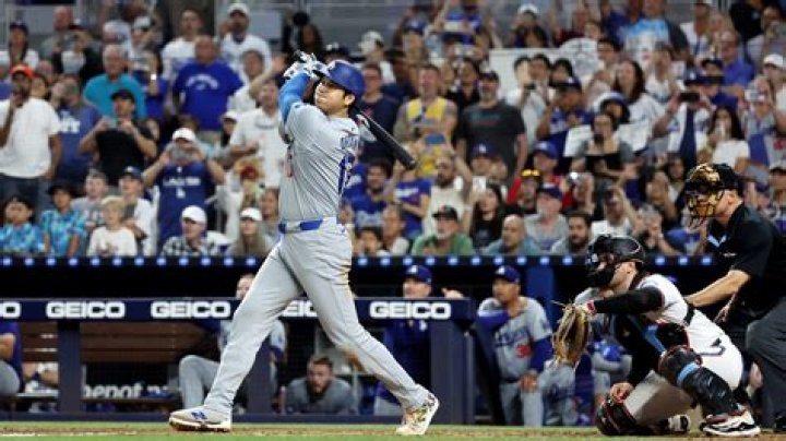 What MLB players have hit 3 homeruns in a game?