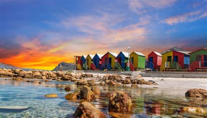 What ocean is Muizenberg?
