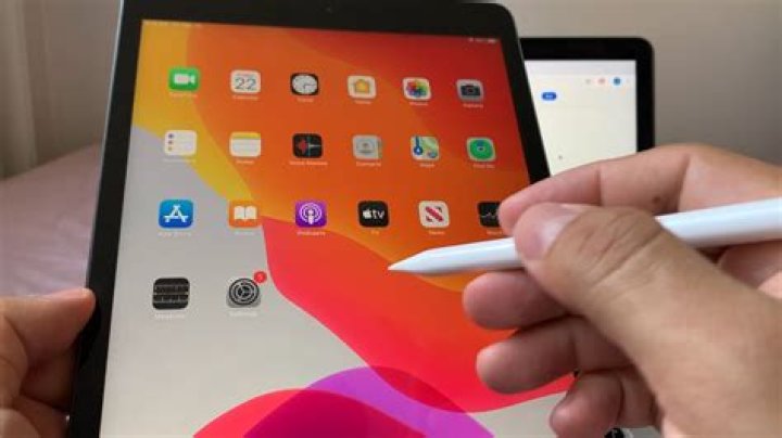 What pen works with iPad 7th gen?